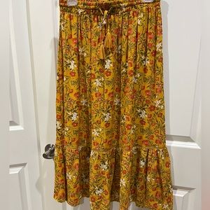 Rachel Zoe midi skirt, beautiful floral lightweight fabric.